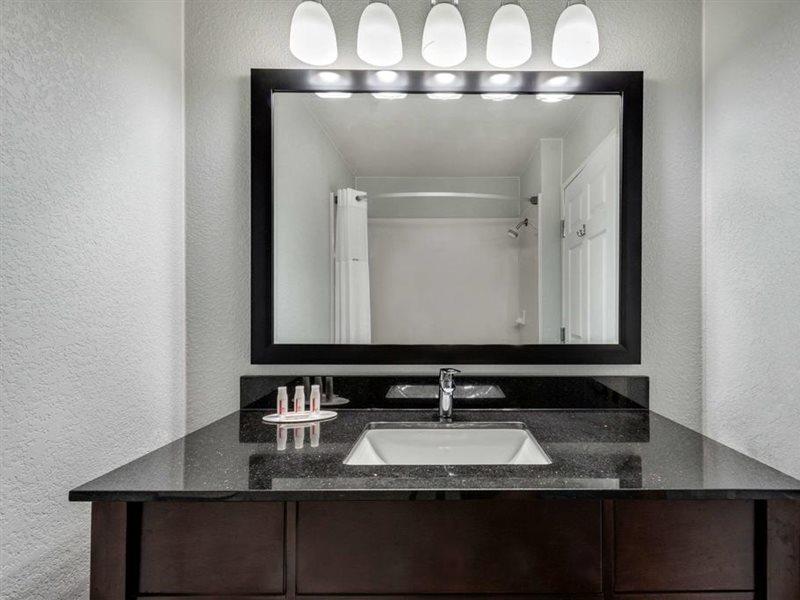 Days Inn & Suites By Wyndham Ντάλλας Εξωτερικό φωτογραφία